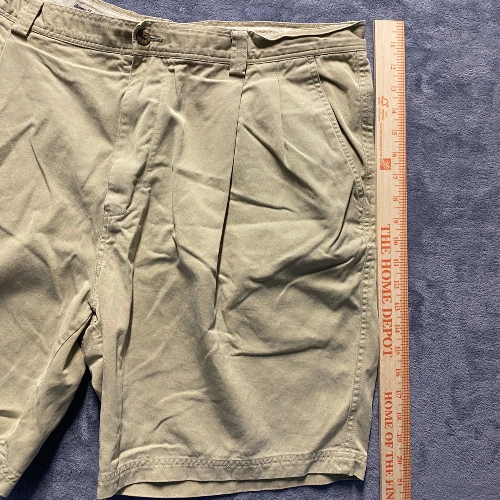 Vintage Tommy Bahama Shorts Mens 42 Khaki Tan Pleated Made 90s Early 2000s Chino